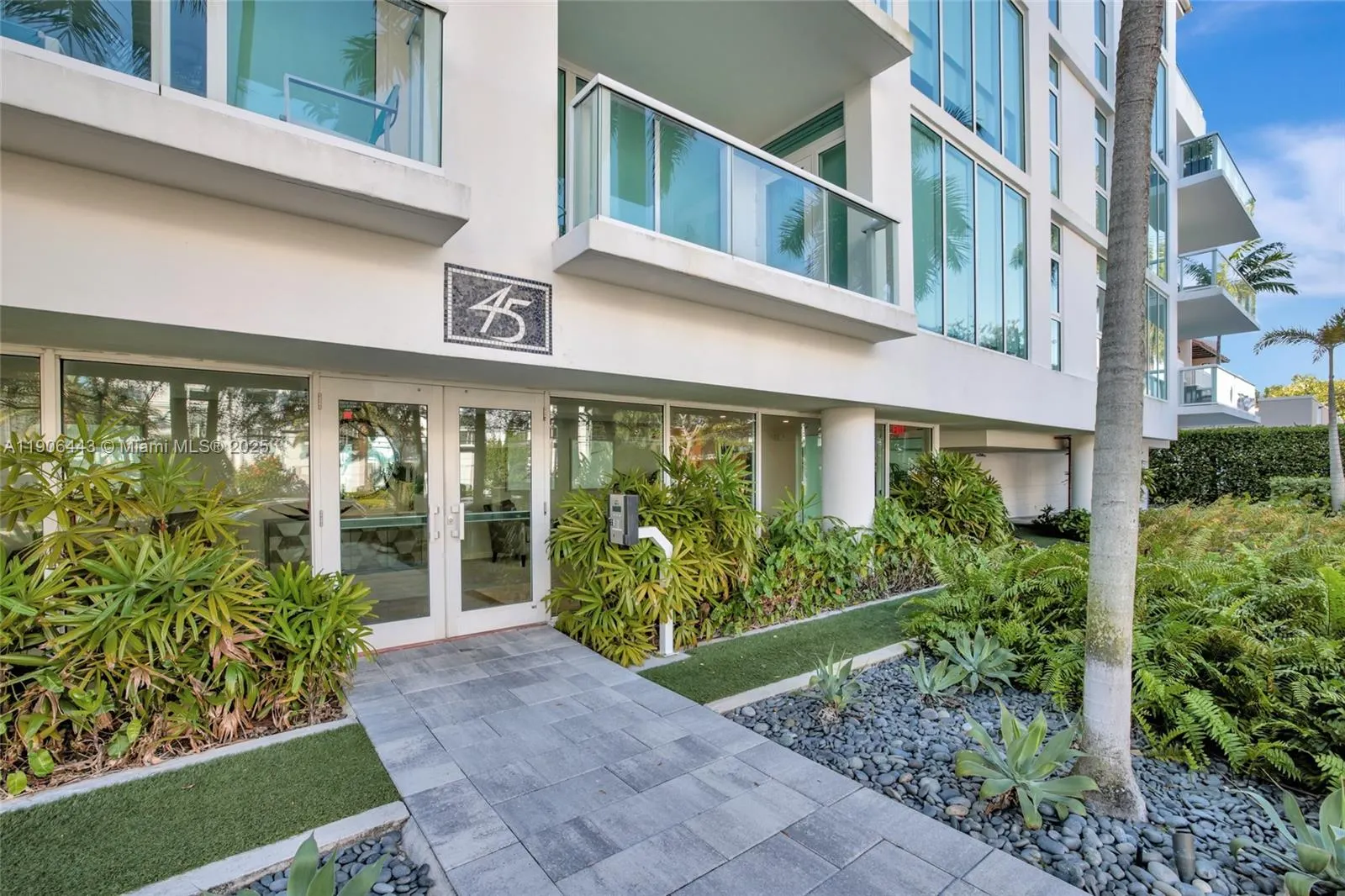 45 Hendricks Isle, #403