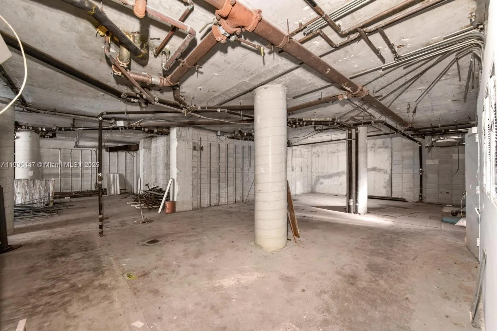 2843 S Bayshore Dr, #VILLA1 VILLA2