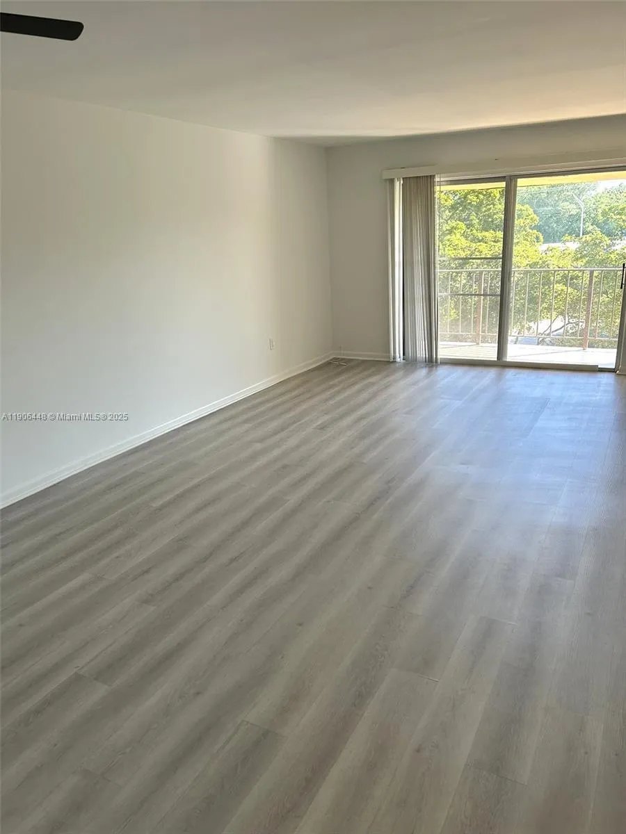 11905 NE 2nd Ave, #C402