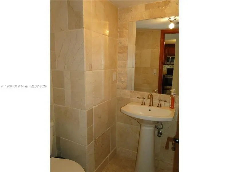 2801 NE 183rd St, #1411W