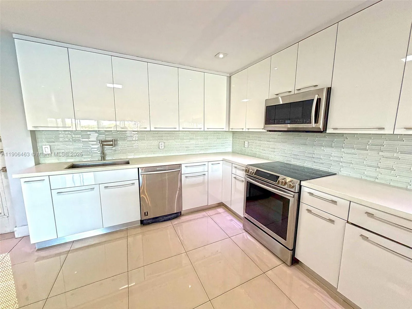 879 NE 195th St, #228