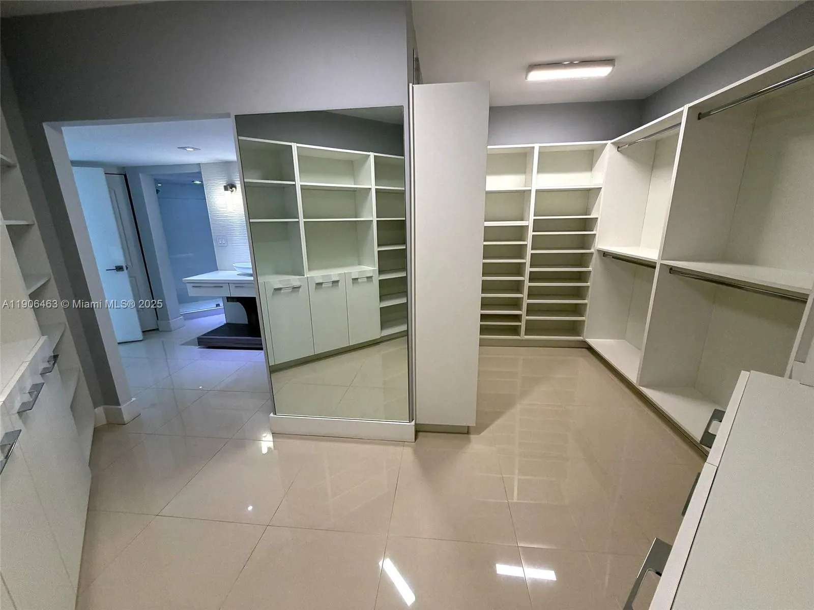 879 NE 195th St, #228