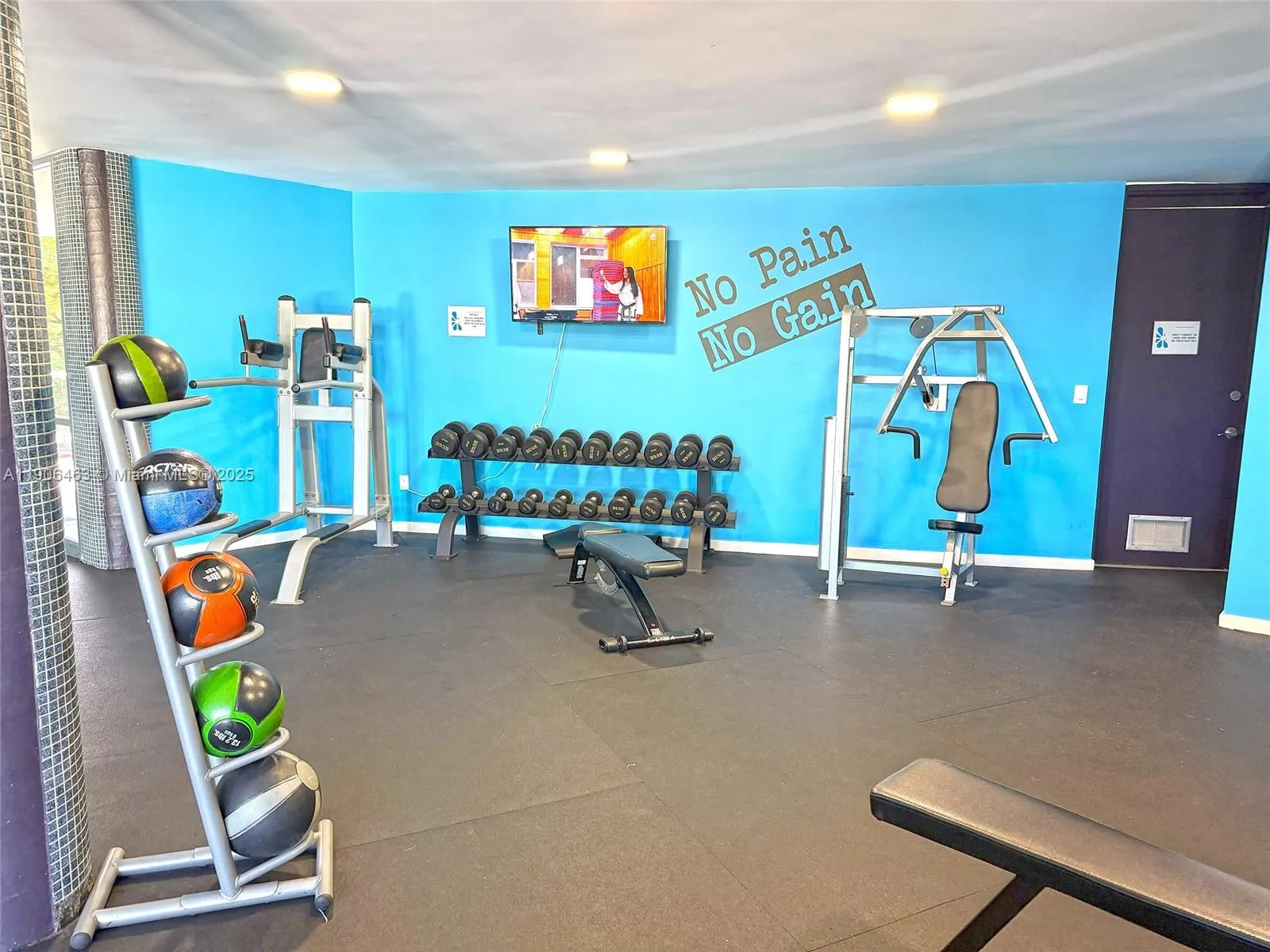 879 NE 195th St, #228