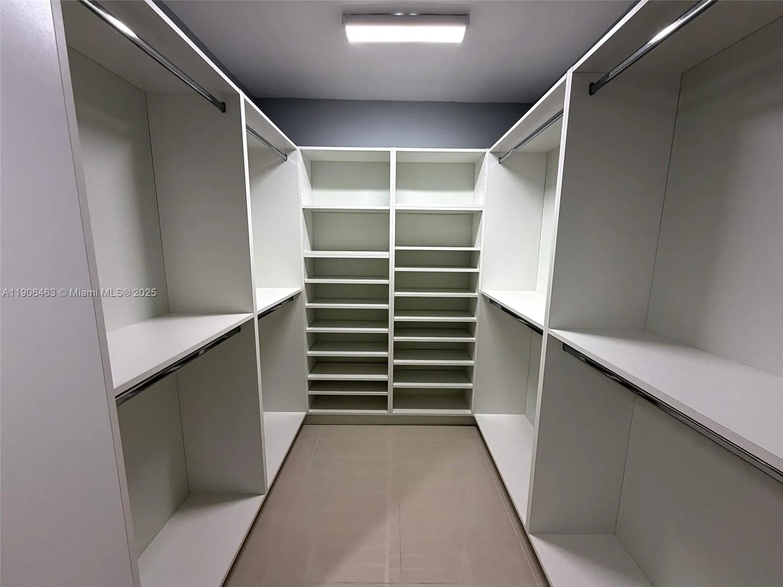 879 NE 195th St, #228