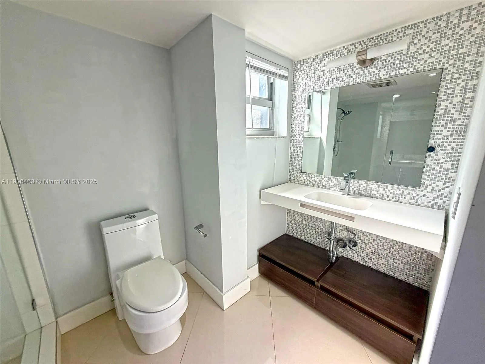 879 NE 195th St, #228