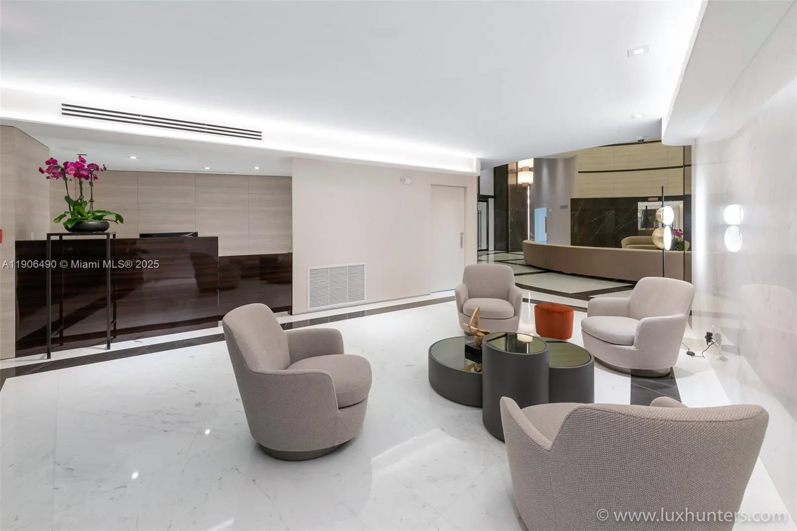 300 S Pointe Dr, #4306