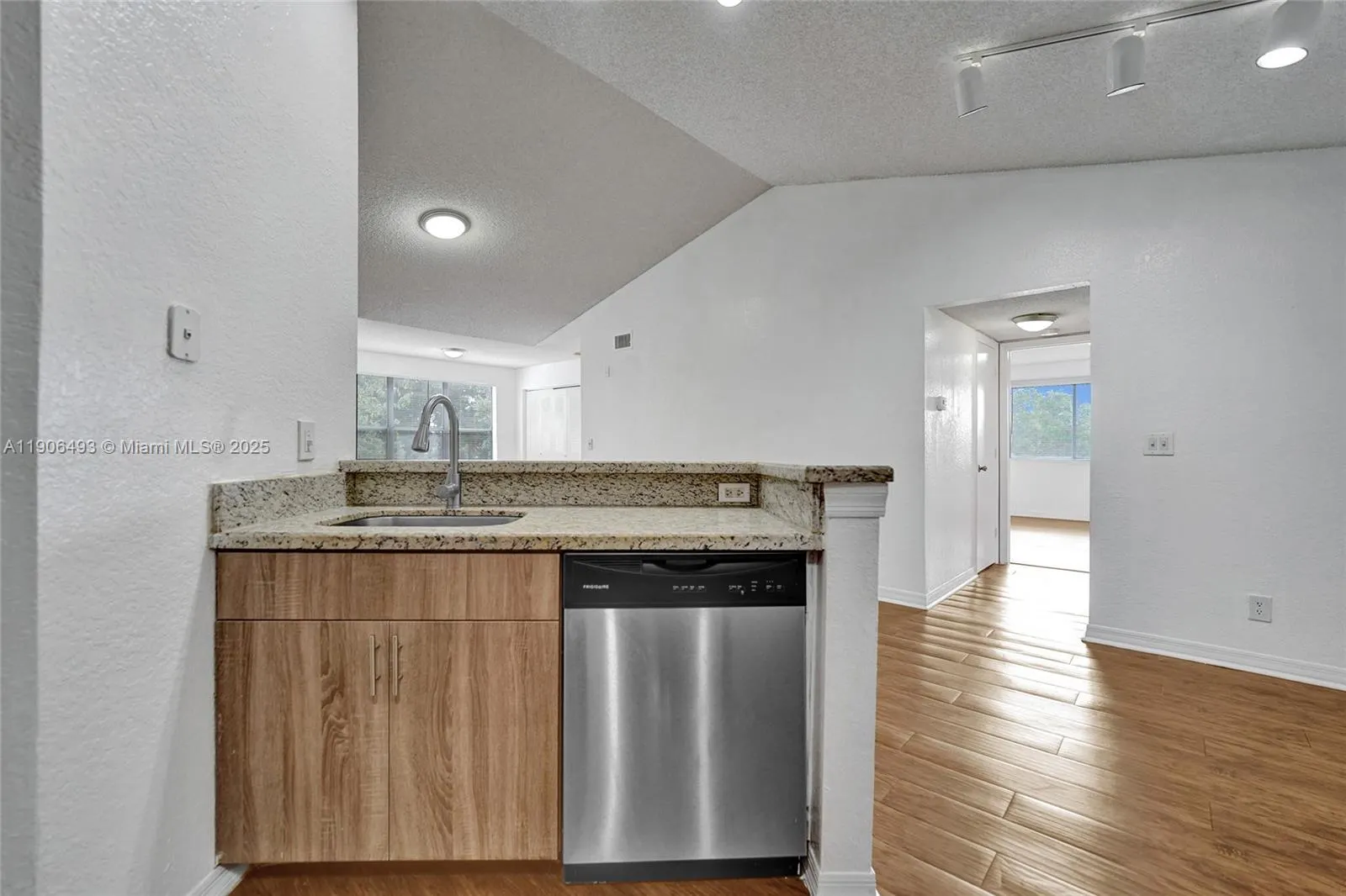 417 Vista Isles Dr, #2321