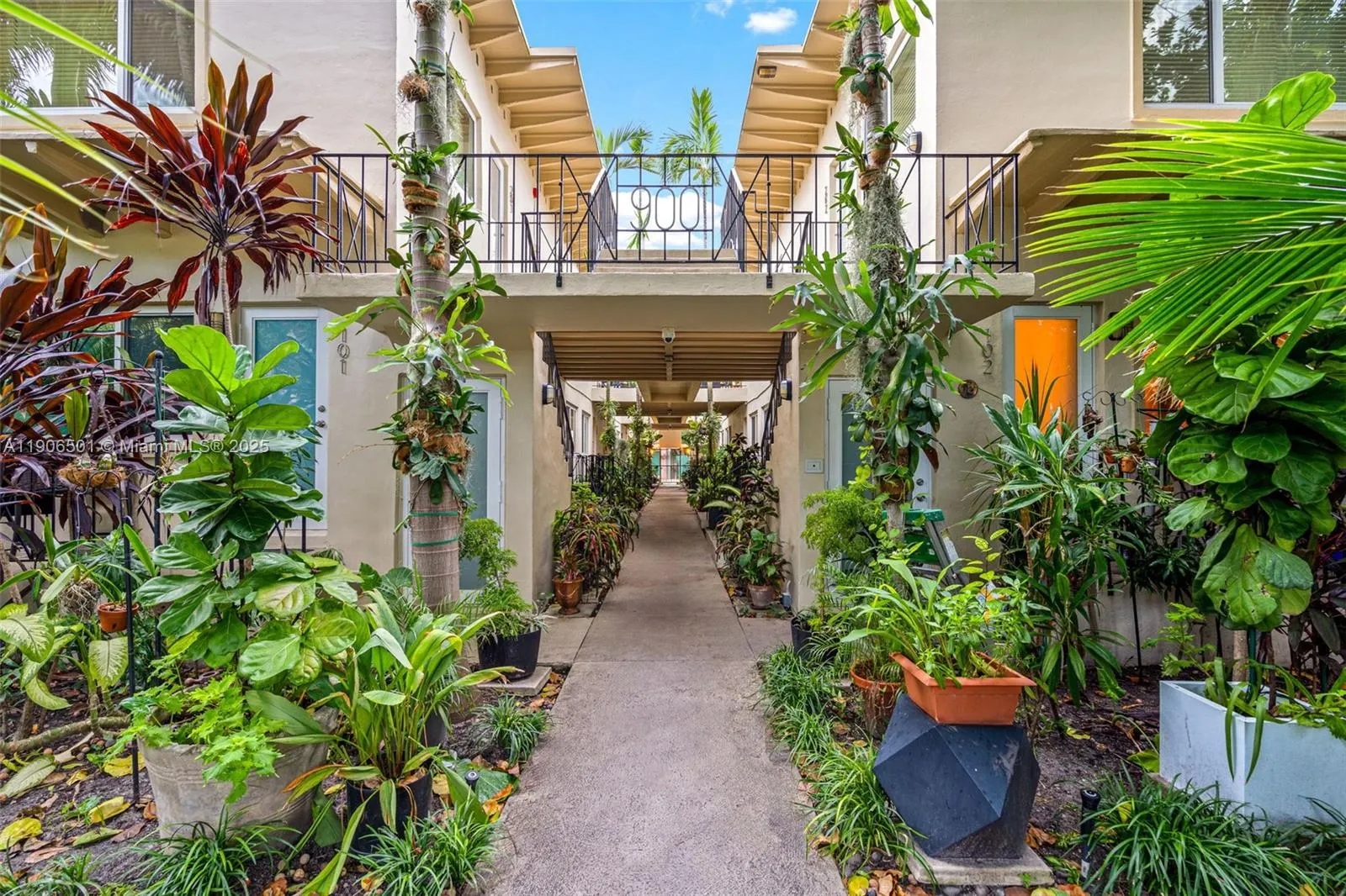 900 Meridian Ave, #106