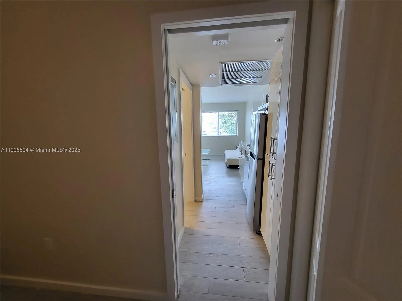 1601 Meridian Ave, #106