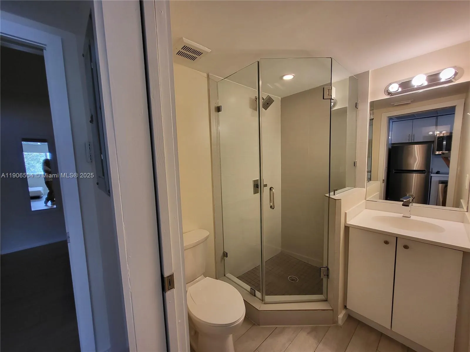 1601 Meridian Ave, #106