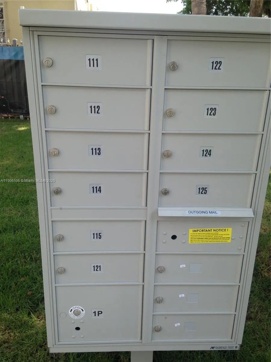 551 Michigan Ave, #122