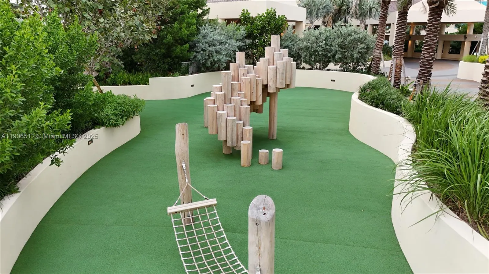 400 S Pointe Dr, #2106