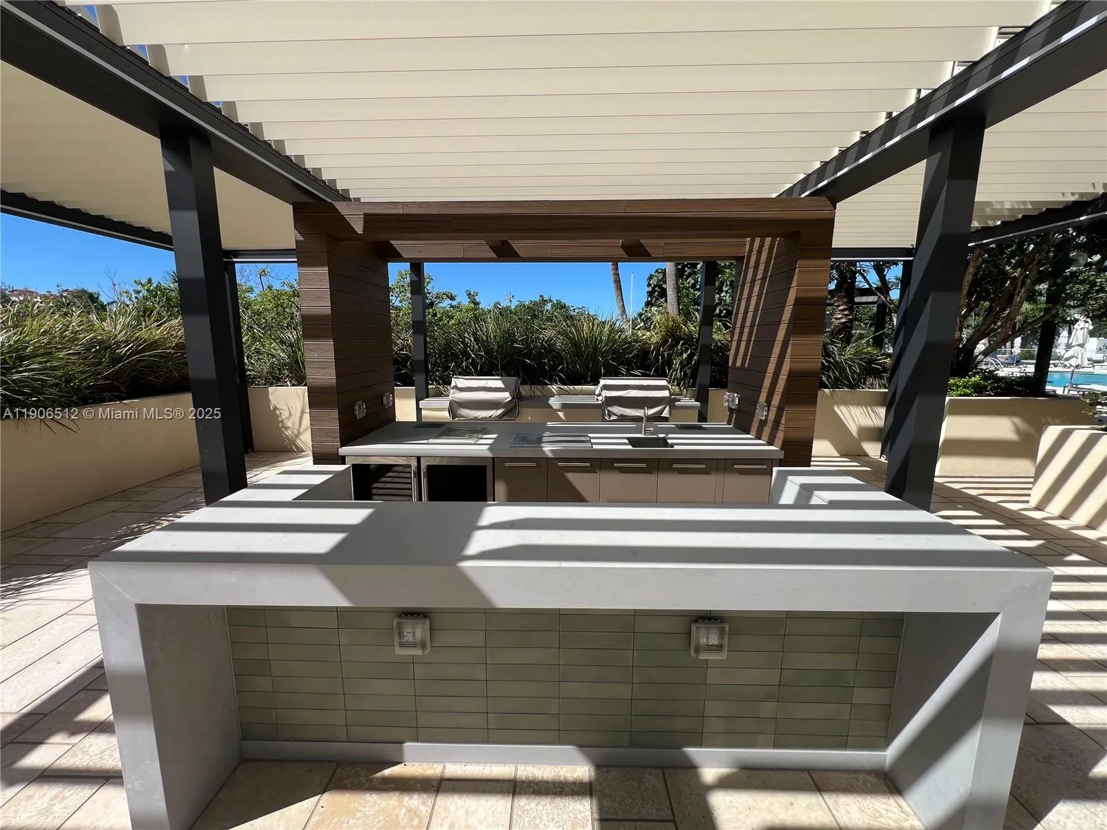 400 S Pointe Dr, #2106