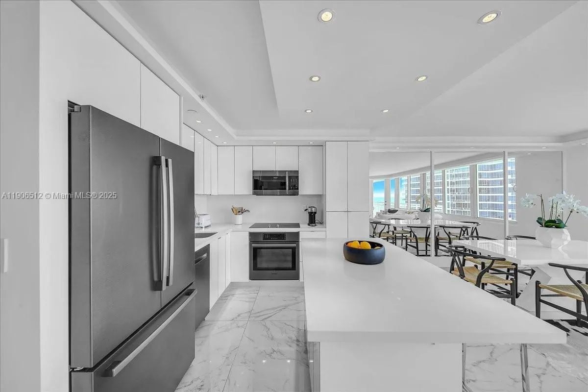 400 S Pointe Dr, #2106