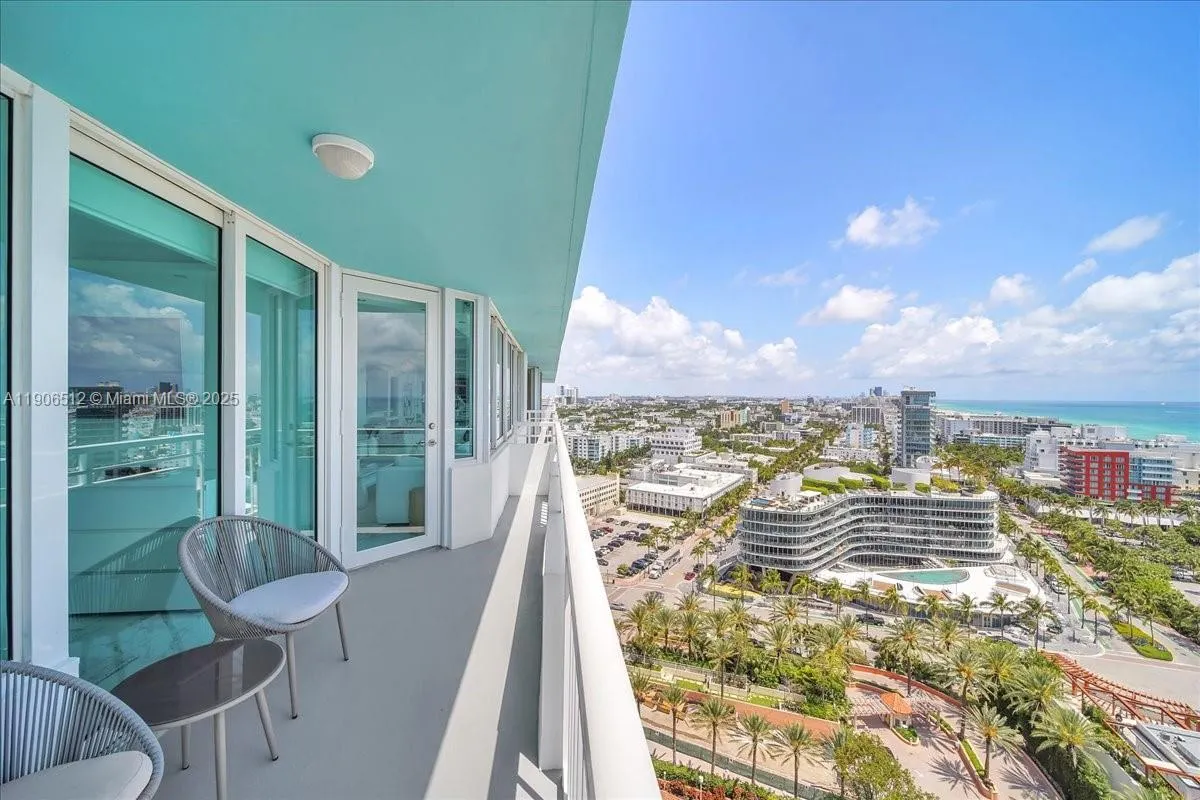 400 S Pointe Dr, #2106