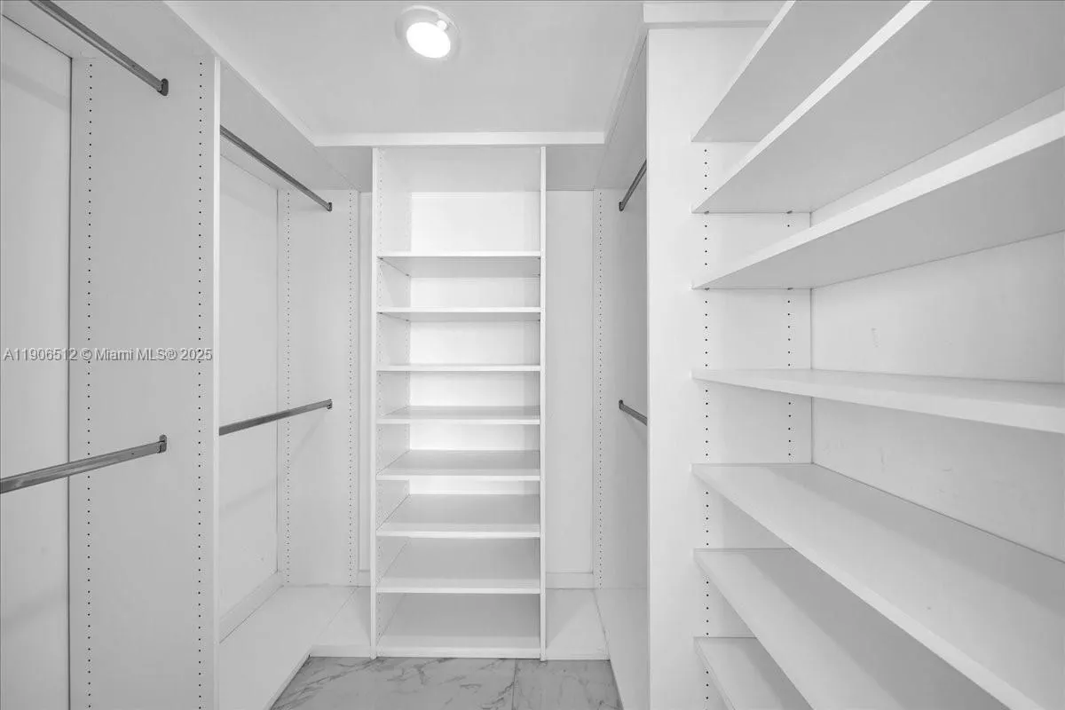 400 S Pointe Dr, #2106