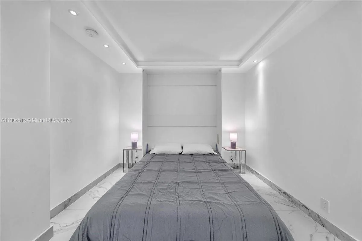 400 S Pointe Dr, #2106