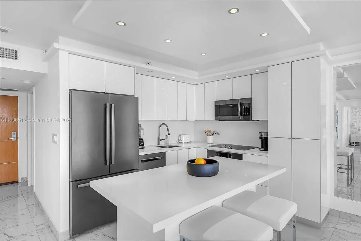 400 S Pointe Dr, #2106