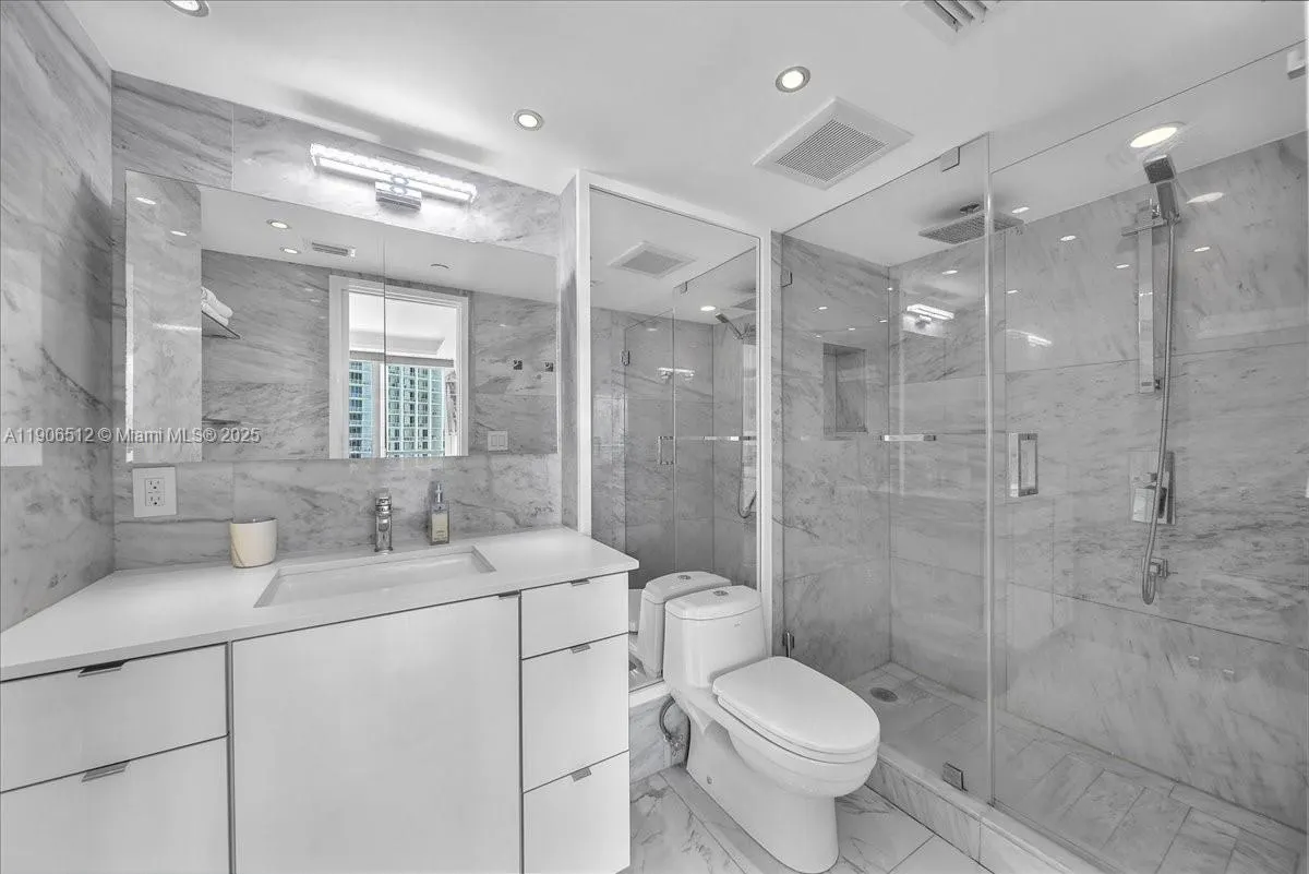 400 S Pointe Dr, #2106