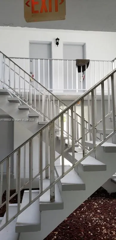 7250 SW 94th Pl, #B6