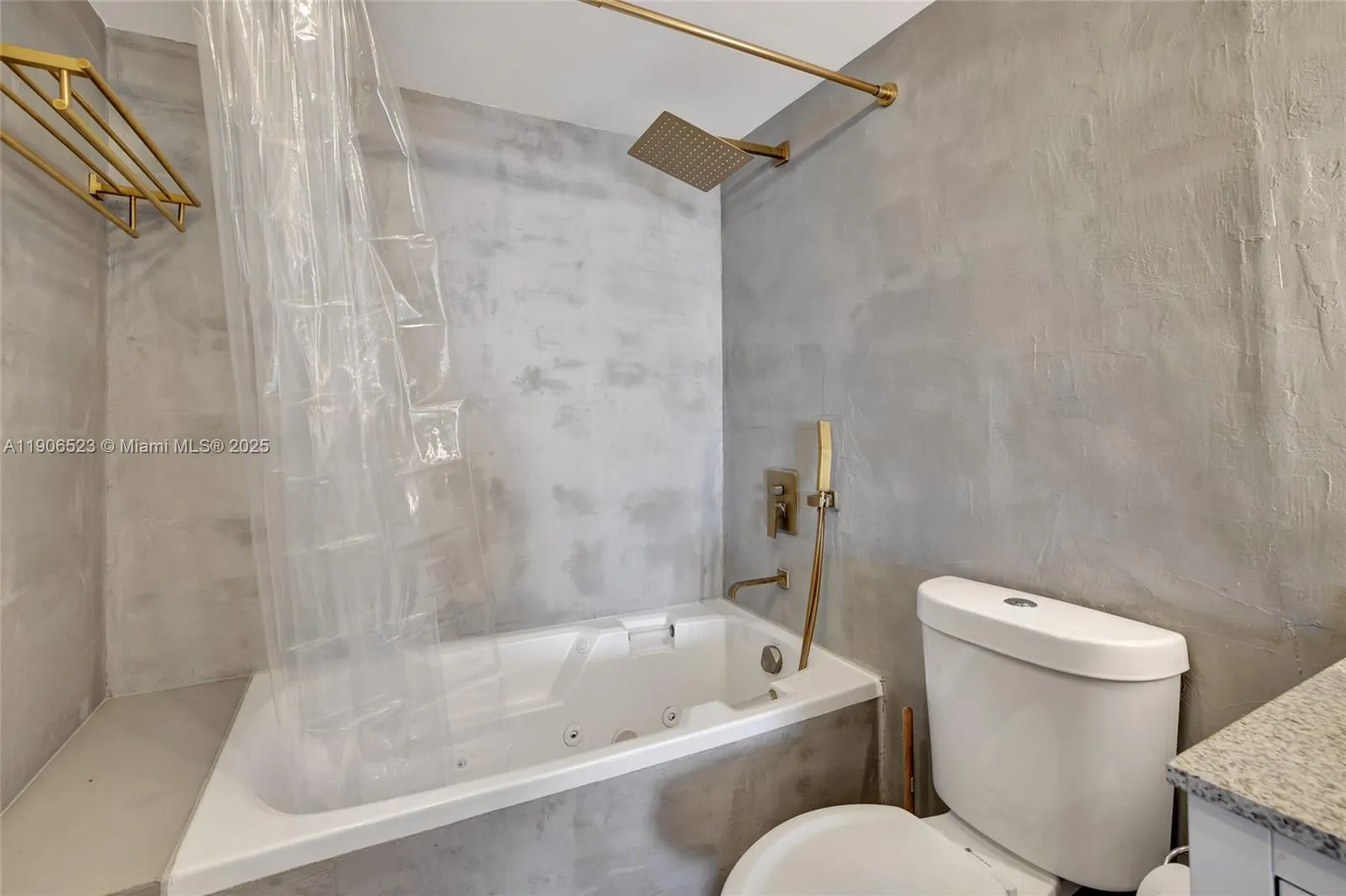 3375 N Country Club Dr, #1603