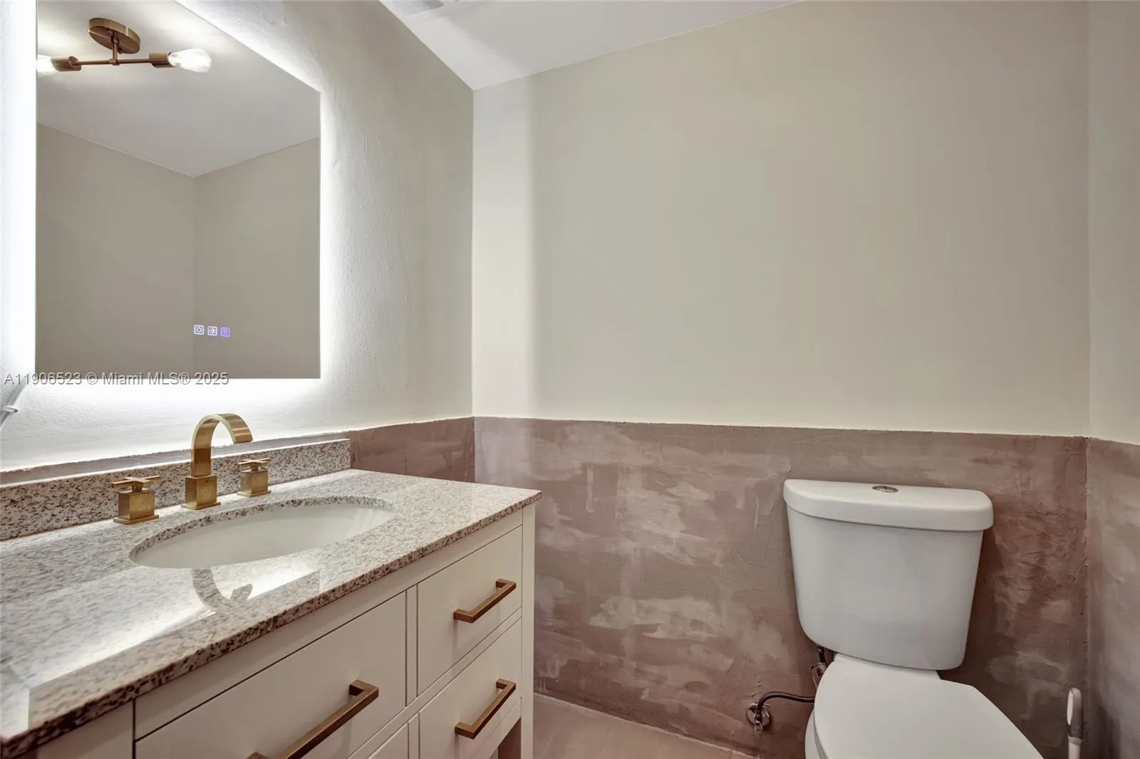 3375 N Country Club Dr, #1603