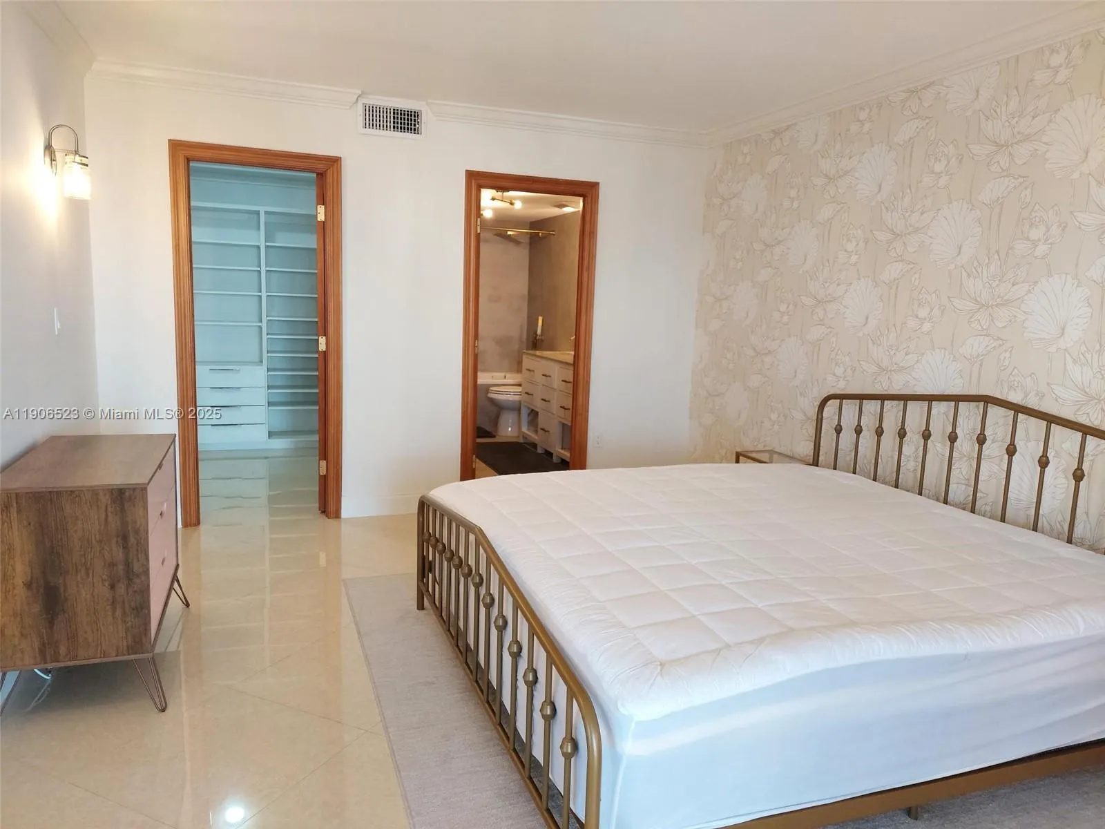 3375 N Country Club Dr, #1603