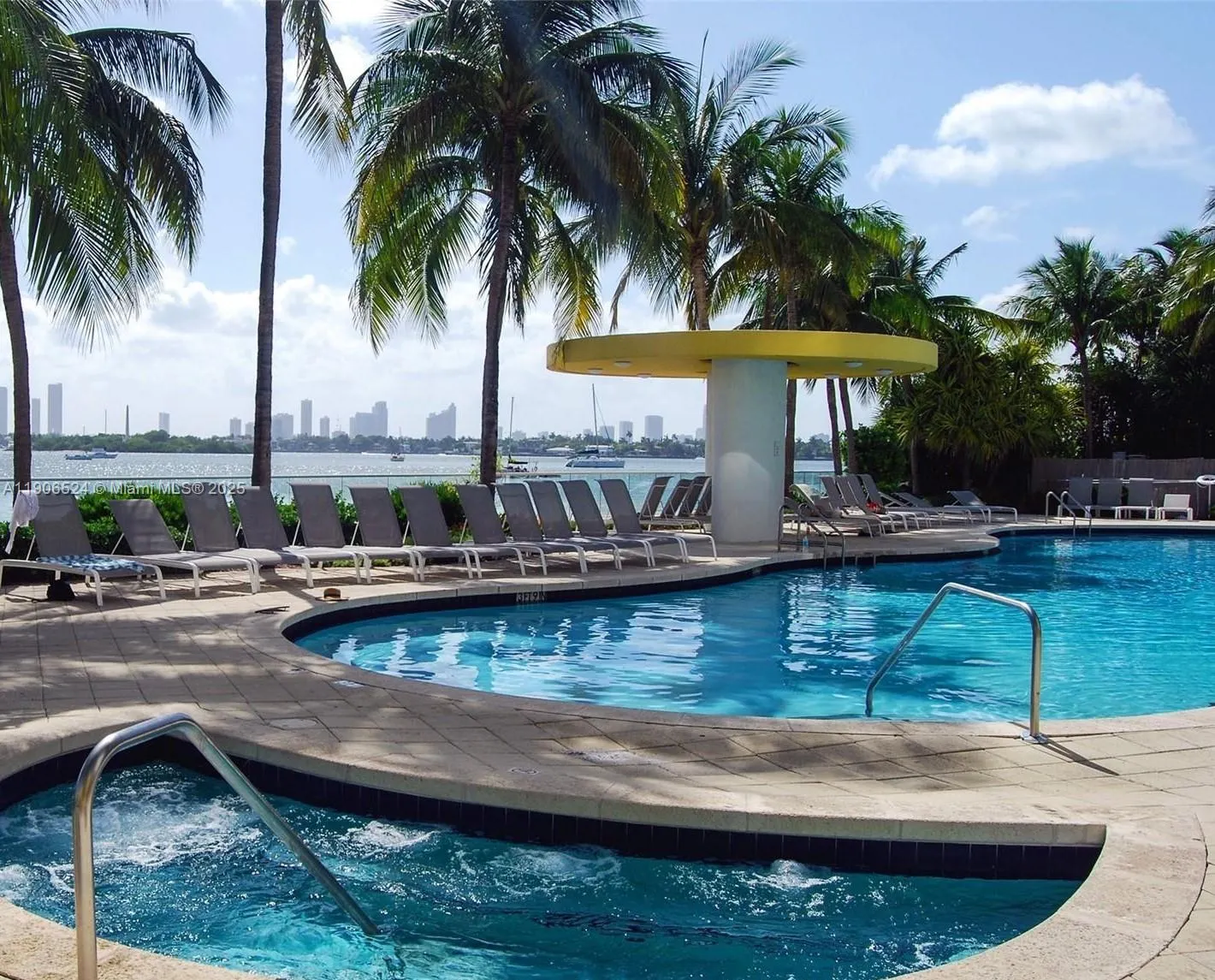 1330 West Ave, #2513