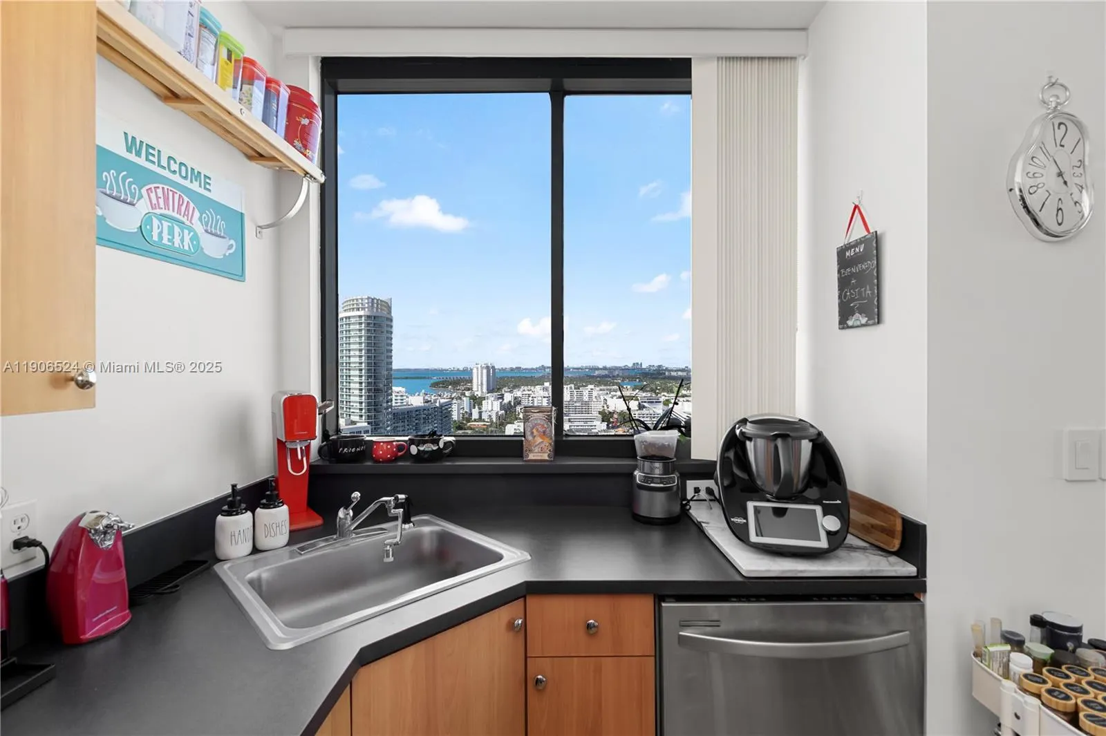 1330 West Ave, #2513