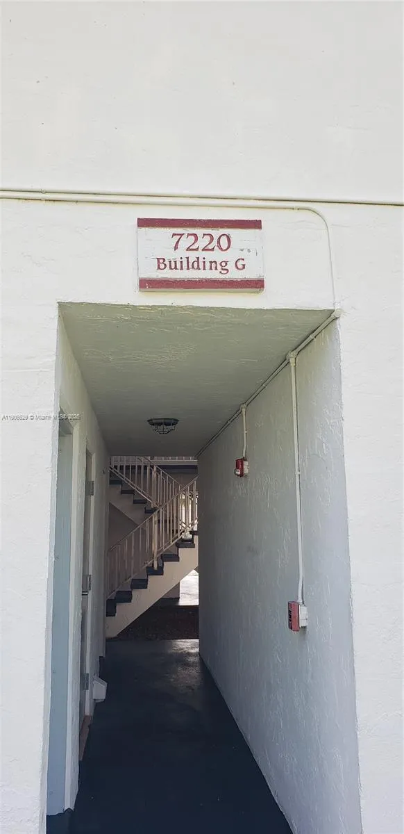 7220 SW 94th Pl, #G4