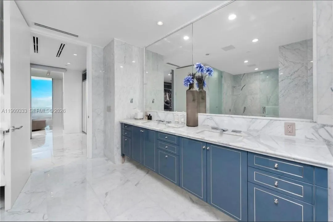 9349 Collins Ave #304