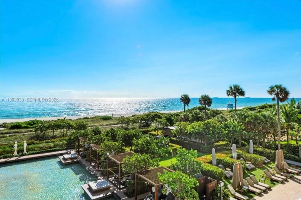 9349 Collins Ave #304