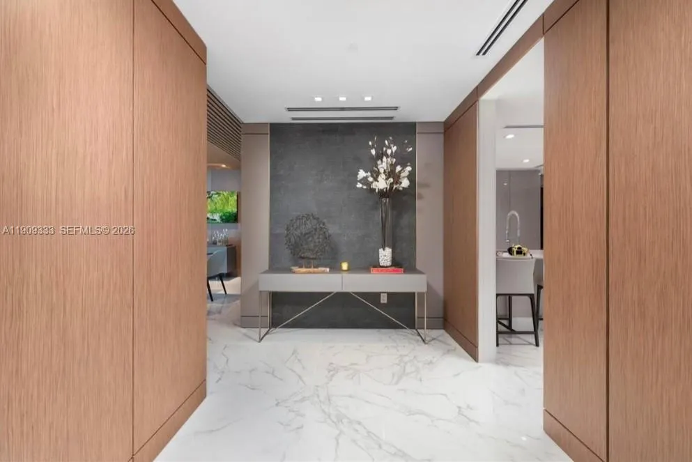 9349 Collins Ave #304