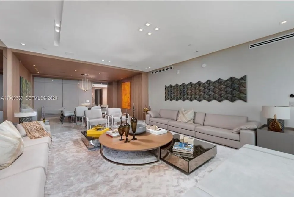 9349 Collins Ave #304