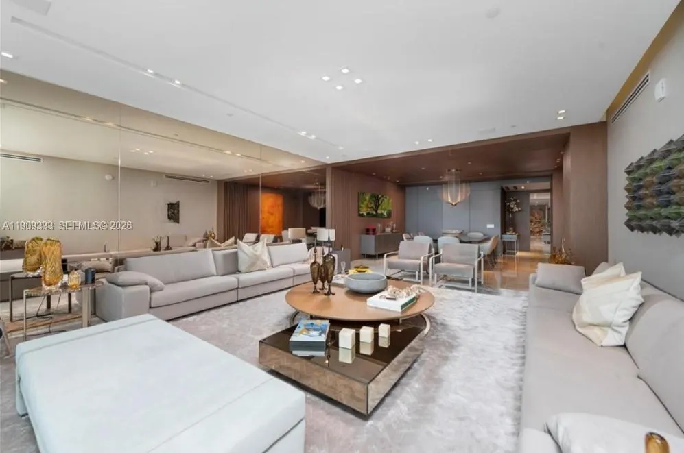 9349 Collins Ave #304