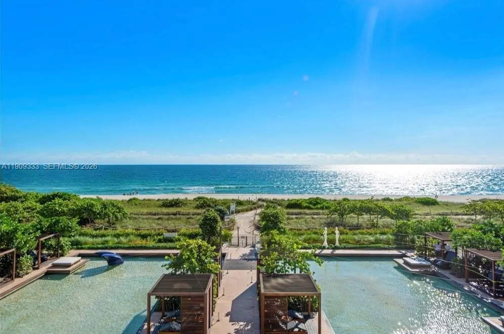 9349 Collins Ave #304
