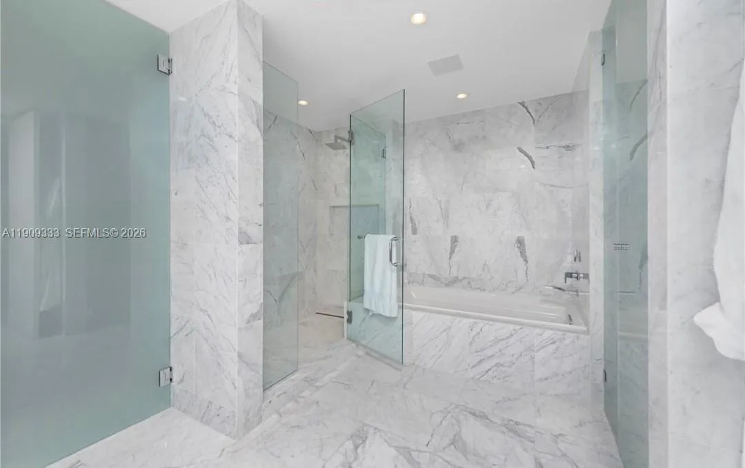 9349 Collins Ave #304