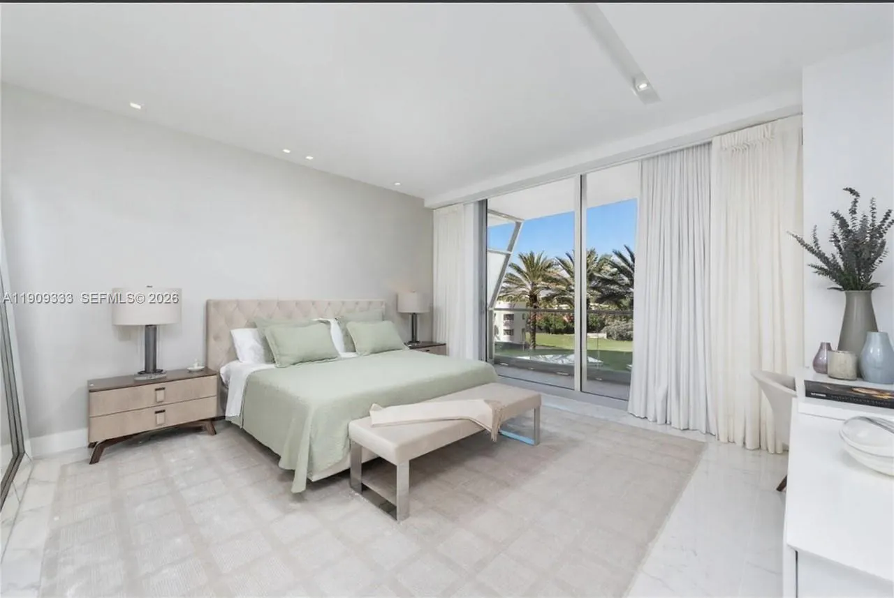 9349 Collins Ave #304