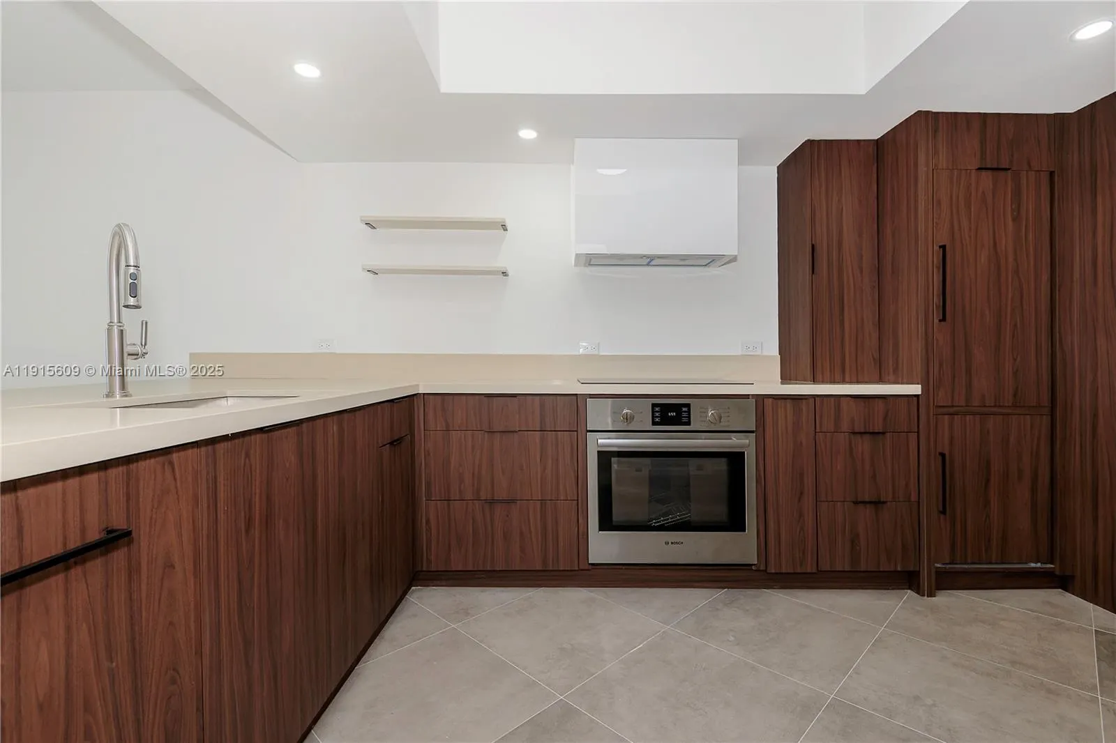 8855 Collins Ave #6E