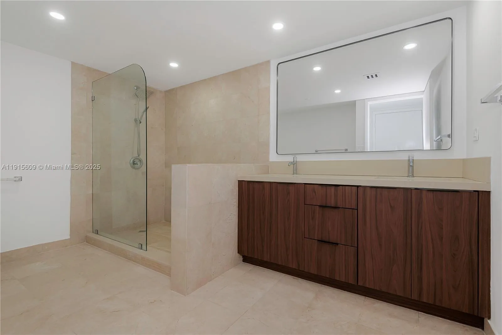 8855 Collins Ave #6E