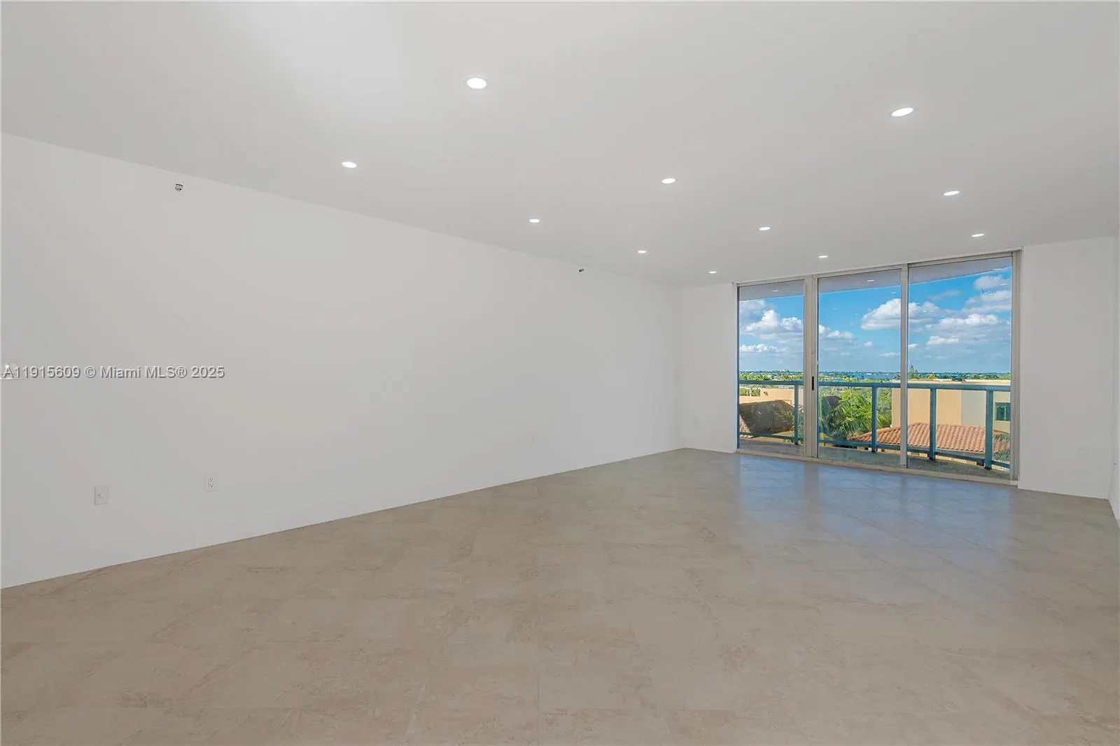 8855 Collins Ave #6E