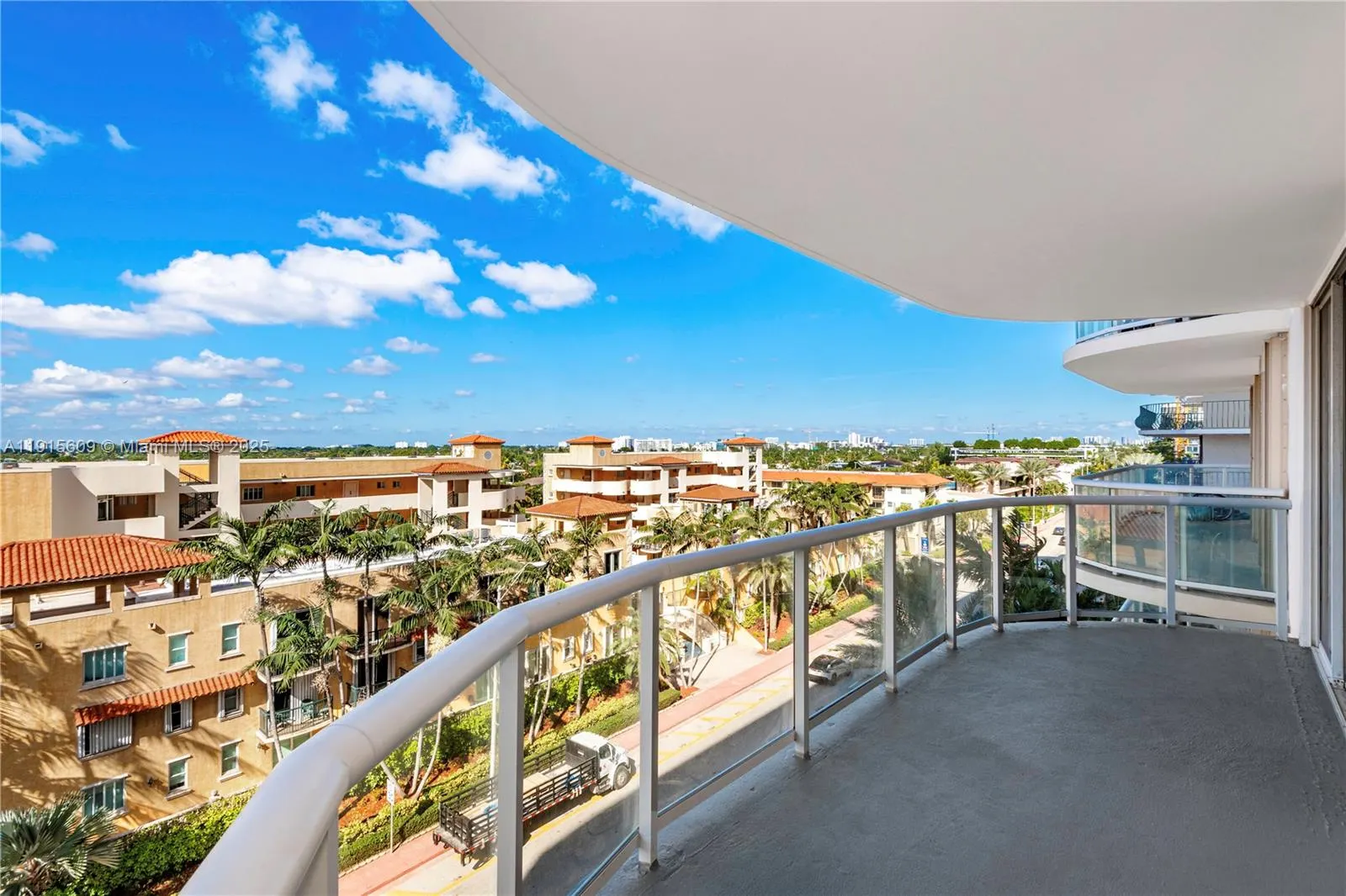 8855 Collins Ave #6E