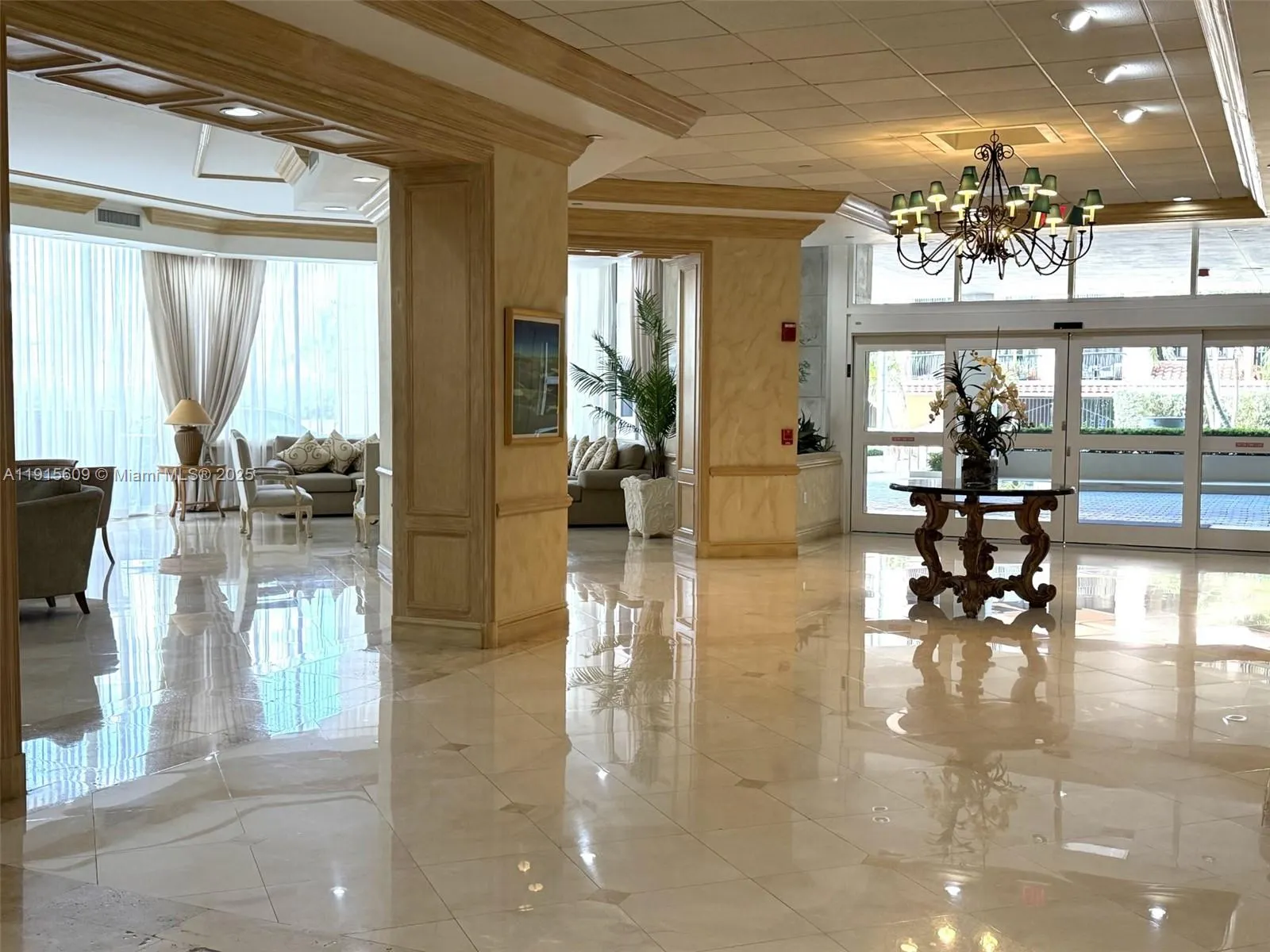8855 Collins Ave #6E