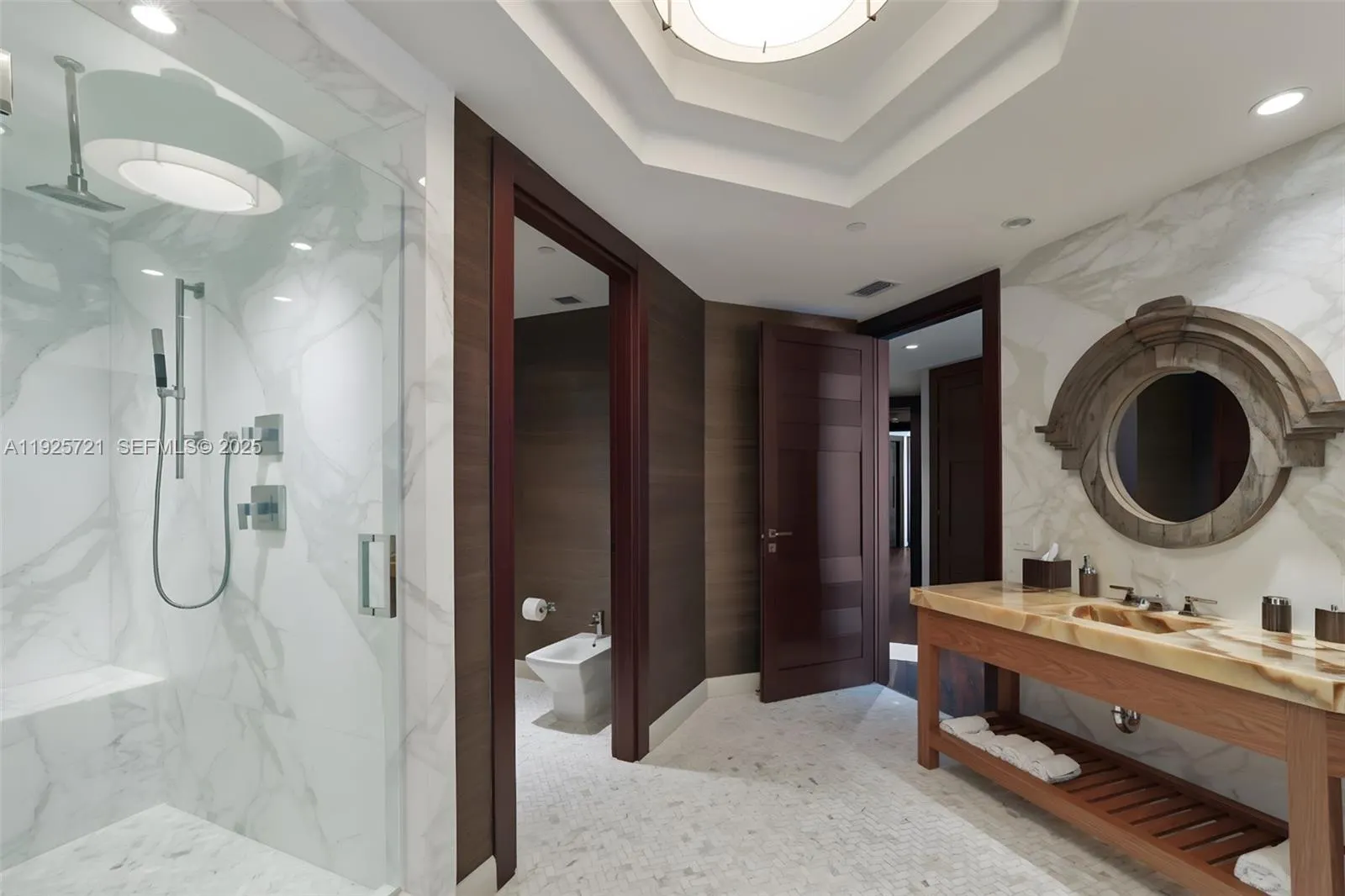 10295 Collins Ave #1203