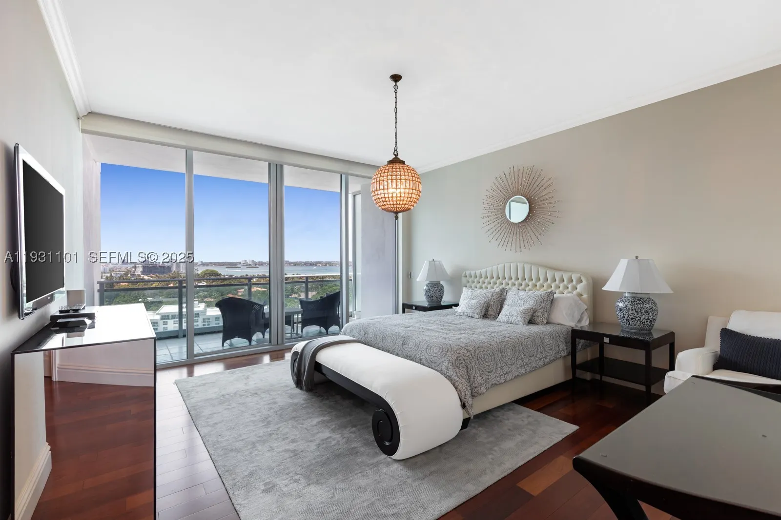 10295 Collins Ave #803