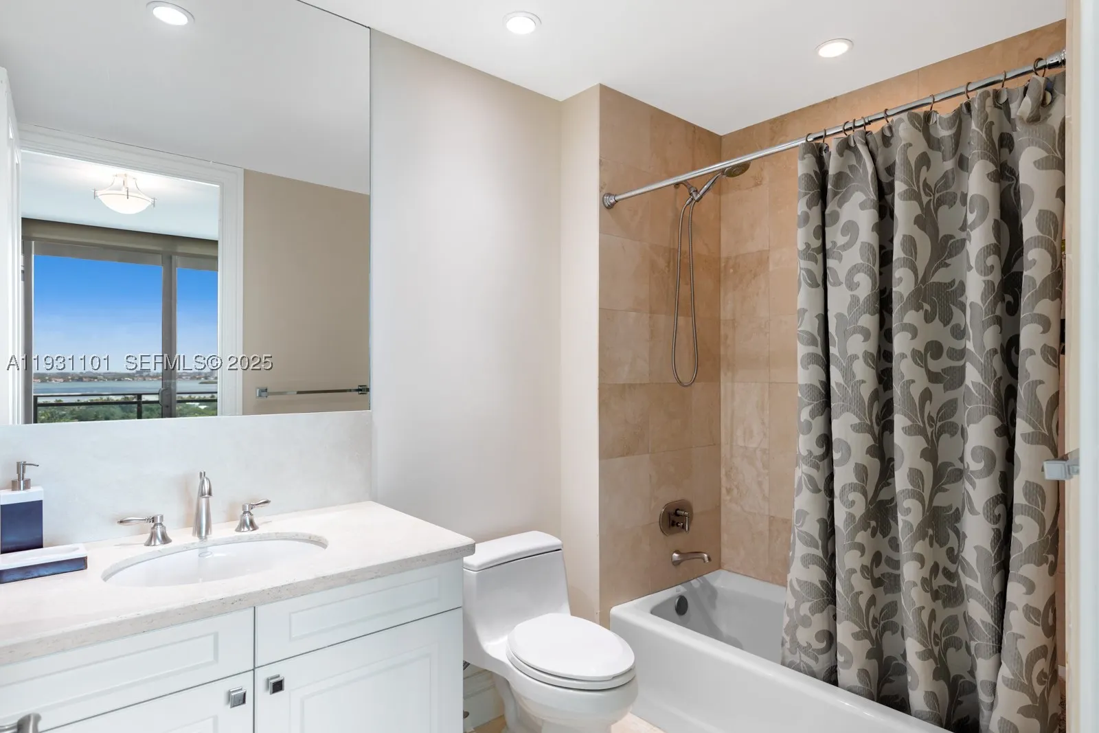 10295 Collins Ave #803