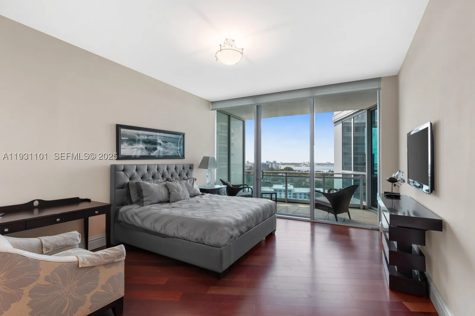 10295 Collins Ave #803