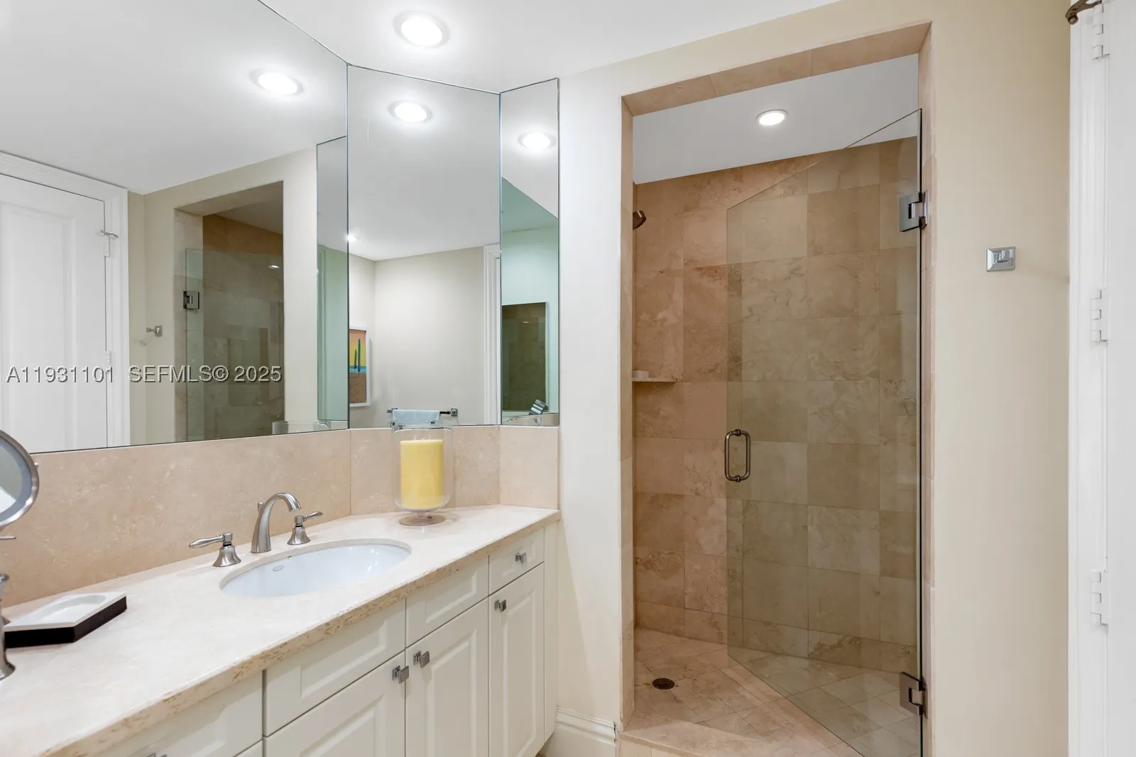 10295 Collins Ave #803