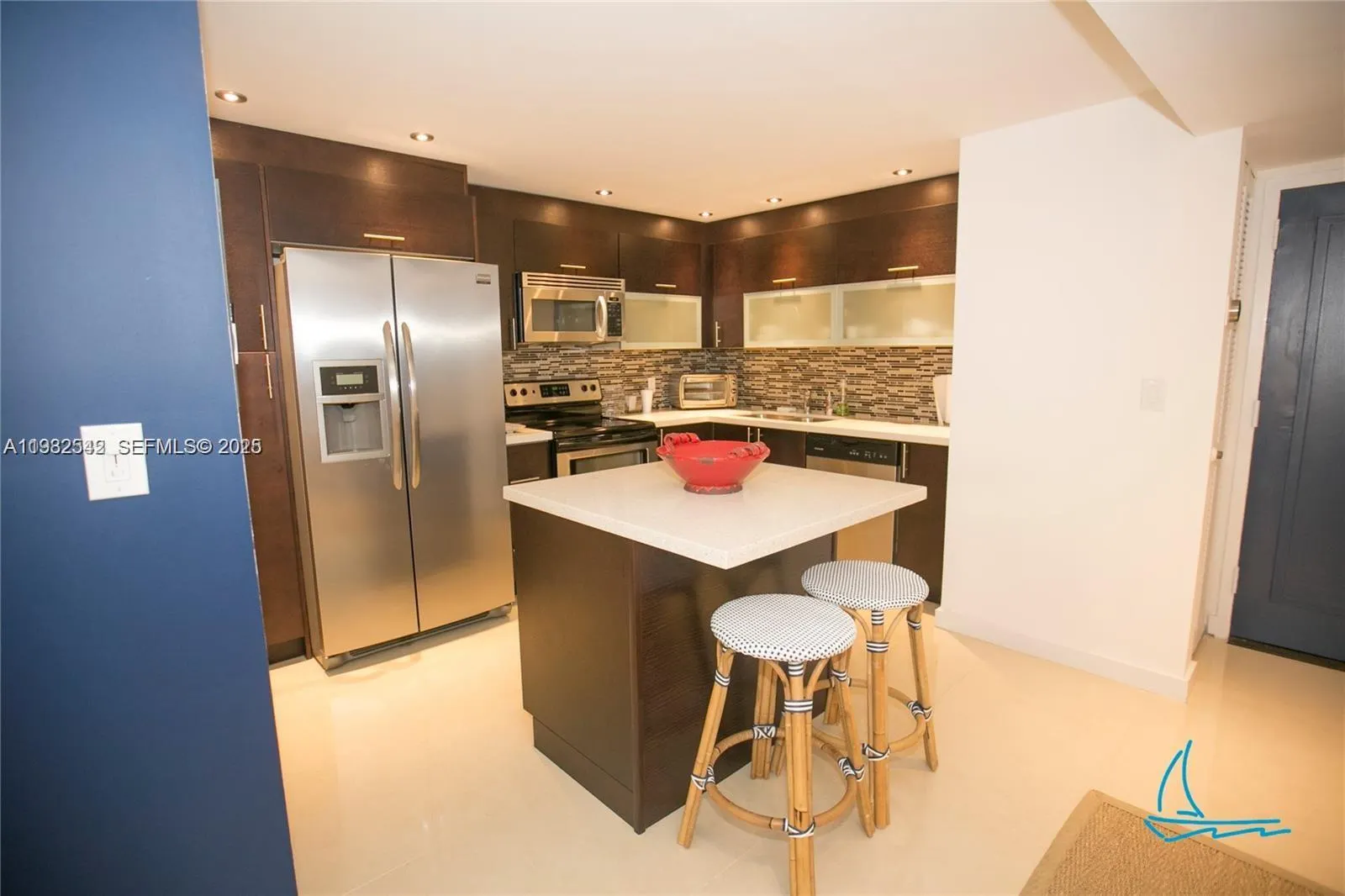 8877 Collins Ave #805