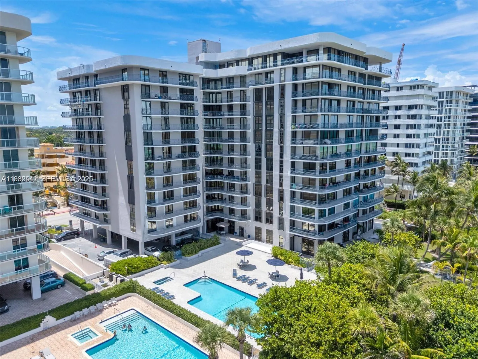 8877 Collins Ave #805
